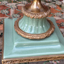 Ladda bild till bildvisaren Pair of Candleholder Parrots Brass/Green