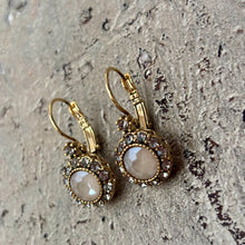 Ladda bild till bildvisaren Vintage Earring Light Sand (New)