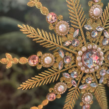 Ladda bild till bildvisaren Pearl Snowflake Tree Topper 34,5cm
