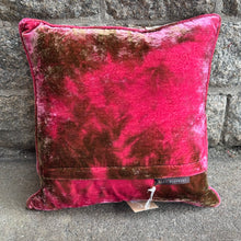Ladda bild till bildvisaren Cushion Deluxe Anouk Shaded Lake Rouge 40x40cm