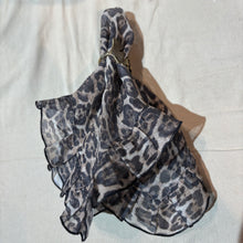 Ladda bild till bildvisaren Linen Napkin Leo