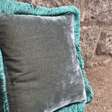Ladda bild till bildvisaren Cushion Deluxe Lake Blue/Air Blue Fr 27x27cm