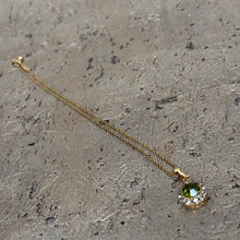 Ladda bild till bildvisaren Vintage Necklace Olivine (Nr.228)