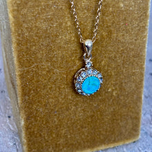 Ladda bild till bildvisaren Vintage Necklace Milky Turquoise