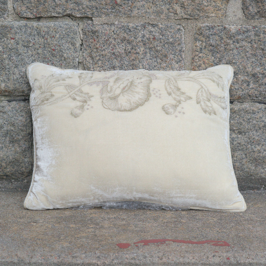 Cushion Deluxe ILLUSSION Embroidery White 30x40cm