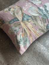 Ladda bild till bildvisaren Cushion Vintage Birds 40x60cm