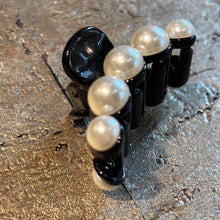 Ladda bild till bildvisaren Hårklämma Pearls Black