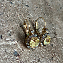 Ladda bild till bildvisaren Vintage Earring Jonquil (No.213)