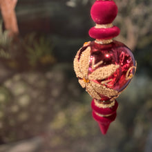 Ladda bild till bildvisaren Glass Ornament Red/Gold 20cm