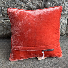 Ladda bild till bildvisaren Cushion Sharon Harris Border Rose Bisque 30x30cm