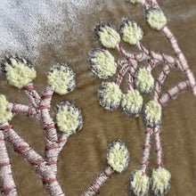 Ladda bild till bildvisaren Cushion Embroidery Berries Silver Green 30x40cm