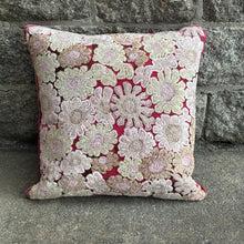 Ladda bild till bildvisaren Cushion Deluxe Anouk Shaded Lake Rouge 40x40cm