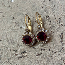 Ladda bild till bildvisaren Vintage Earring Burgundy (No.515)