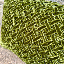 Ladda bild till bildvisaren Cushion Deluxe Basket Weave Grass Green 30x40cm