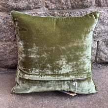 Ladda bild till bildvisaren Cushion Deluxe Milva Light Green 40x40cm
