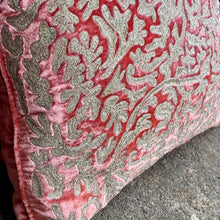 Ladda bild till bildvisaren Cushion Deluxe Embroidery Gina Rose Bisque 45x45cm