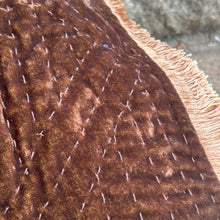 Ladda bild till bildvisaren Throw Deluxe Dark Brown / Beige Fringe 130x180cm