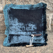 Ladda bild till bildvisaren Cushion Deluxe Opera/Indigo Fr 27x27cm