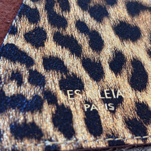 Ladda bild till bildvisaren Passport Case - Leodpard