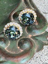 Ladda bild till bildvisaren Earring Renaissance Dark Peridot