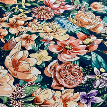 Ladda bild till bildvisaren Floral Bouquet Midnight Blue - Ull- och sidensjal, 110x110cm