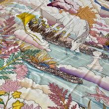 Ladda bild till bildvisaren Enchanted Horse Beige - Ull- och sidensjal, 140x140cm