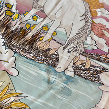 Ladda bild till bildvisaren Enchanted Horse Beige - Ull- och sidensjal, 140x140cm