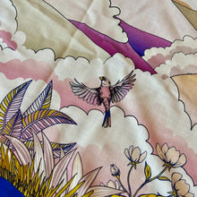 Ladda bild till bildvisaren Enchanted Horse Beige - Ull- och sidensjal, 140x140cm