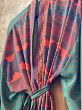 Ladda bild till bildvisaren Kimono Paisly