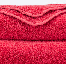 Ladda bild till bildvisaren Towel Super Pile - Viva Magenta