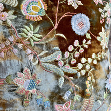 Ladda bild till bildvisaren Cushion Deluxe MME Bovary Embroidery Shaded Lake 40x40cm