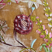 Ladda bild till bildvisaren Cushion Deluxe MME Bovary Embroidery Sand 40x40cm