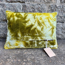 Ladda bild till bildvisaren Cushion Deluxe Embroidery Tiana Shaded Mint 30x40cm