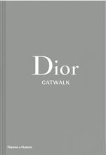 Ladda bild till bildvisaren Dior Catwalk