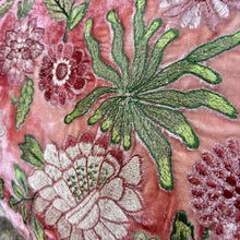 Ladda bild till bildvisaren Cushion Bouquet Embroidery Shaded Rose 30x40cm