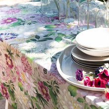 Ladda bild till bildvisaren La Vie En Rose - Table Cloth