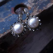 Ladda bild till bildvisaren Vintage Earring Pearl