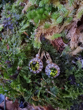 Ladda bild till bildvisaren Vintage Earring Olivine (No.228)