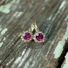 Ladda bild till bildvisaren Vintage Earring Cerise