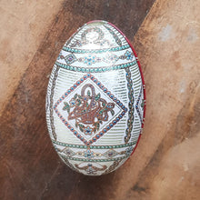 Ladda bild till bildvisaren Fabergé Tin Egg Jubilee III