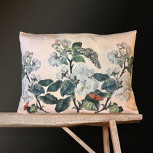 Ladda bild till bildvisaren Velvet Cushion Cover Appleblossom